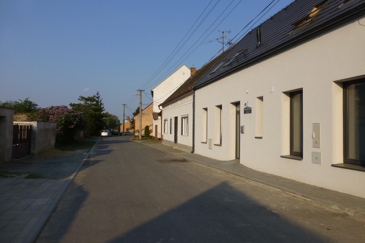 Pod Kralicim Vrchem Apartment Milovice  Exterior foto